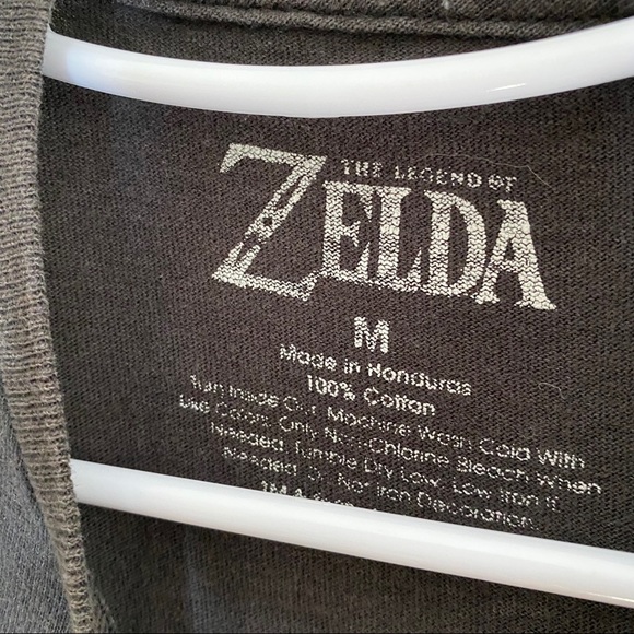 Like New The Legend of Zelda Graphic Tee - Picture 3 of 3
